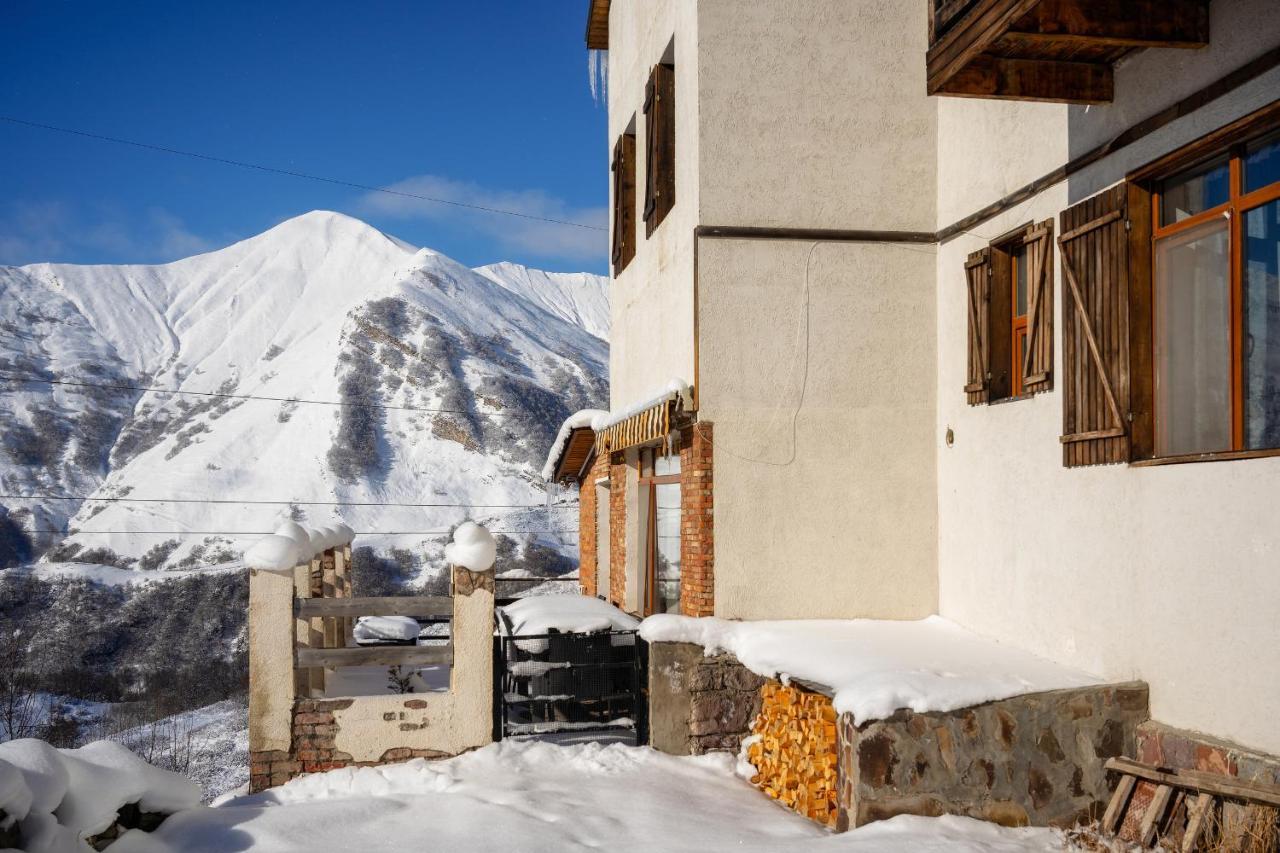 Snow Time Cottage Gudauri Exterior photo