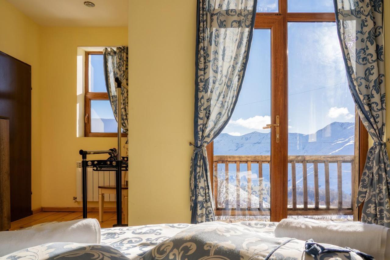 Snow Time Cottage Gudauri Exterior photo